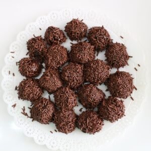 brigadeiro, chocolate, food, dessert, doce de brigadeiro, chocolate ball, brazilian sweet, candy, confection, traditional, brazilian dessert, tasty, delicious, sweet, treat, closeup, brigadeiro, brigadeiro, brigadeiro, brigadeiro, brigadeiro